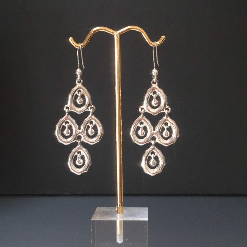 VINTAGE Metallic silver statement earrings pierced chandelier rhinestones
Luxe - Picture 5 of 9